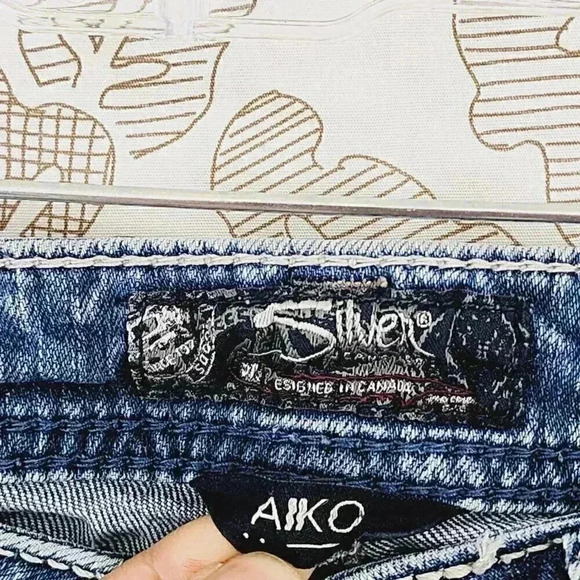 Silver Jeans Aiko Mid Boot Distressed Women's Jeans 31  9343 - Picture 5 of 11
